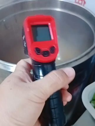测温枪方便实用,#厨房好帮手