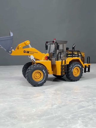 送宝宝一辆铲车玩具 他能高兴玩上一整天#工程车玩具 #铲车玩具