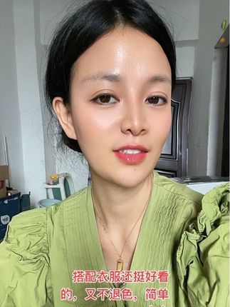 我不说別人都不知道我戴的是什么材质,不掉色,脖子也不空捞捞,搭配衣服不是更好看#饰品分享 #dou十小助手热门