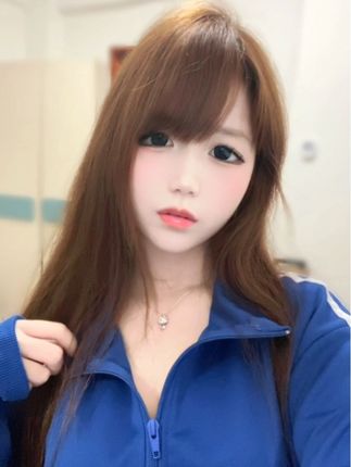 我们的关系可以像毛绒玩具一样简单吗 你戳一下我我就会对你说话 你抱住我我也会抱住你