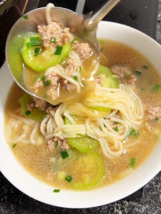 米粉自己煮太好吃了#美食 #米粉