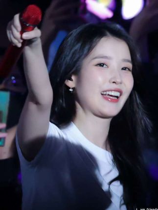 嗯 我一点也不羡慕的#iu #iu李知恩