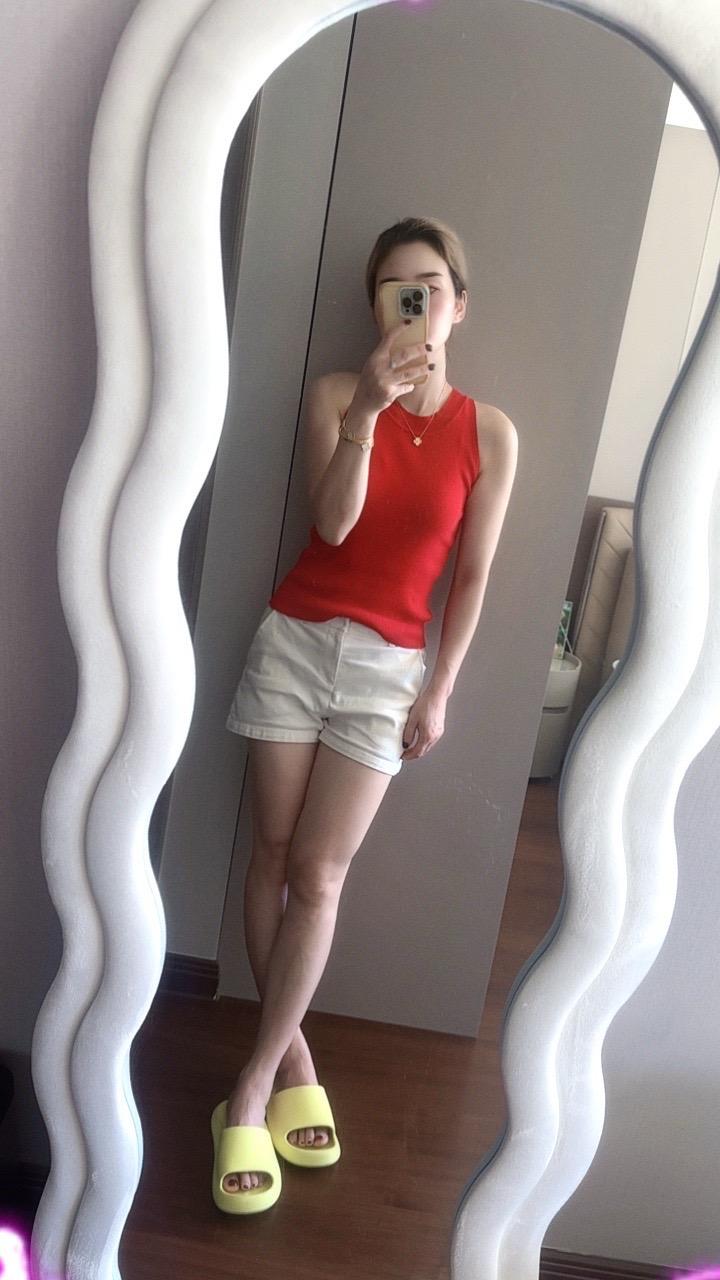 那些渴望被遮风挡雨的女人 最后都学会了自己撑伞#