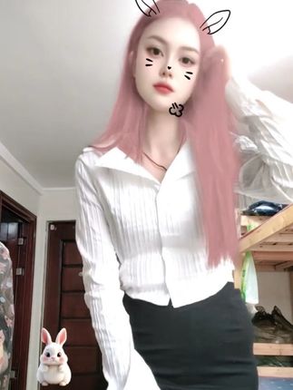 这个颜色好看, 要是皮肤跟美颜相机一样好,肯定去做一款#同色