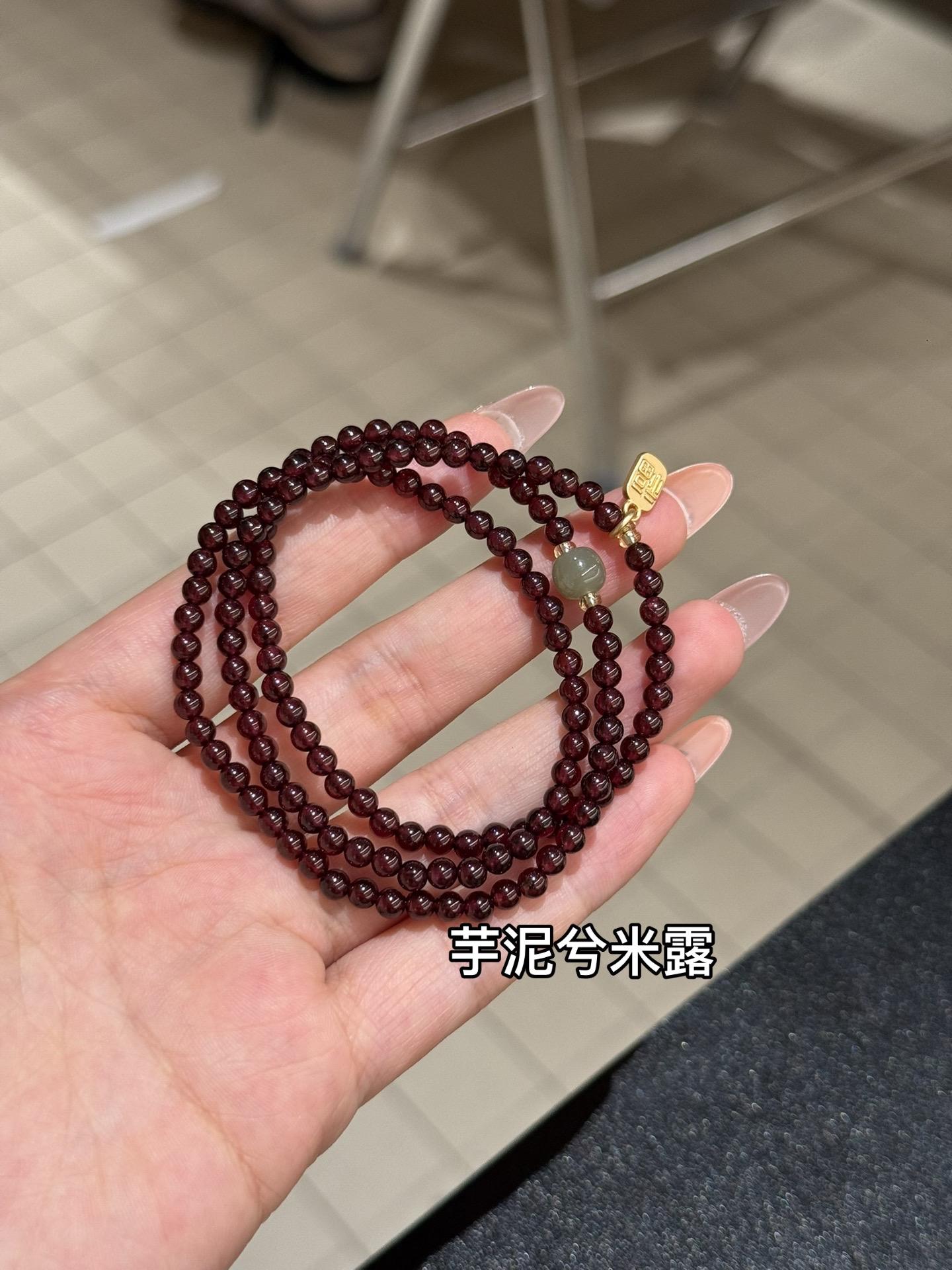 愿石榴石陪你好眠#手串 #石榴石 #石榴石手链 #石榴石女人石 #祝你好眠