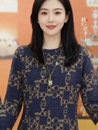 #早秋穿搭 #潮流时尚穿搭 #印花t恤 #显瘦穿搭 #dou+小助手