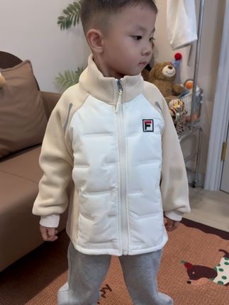 天冷少不了的内搭小棉袄!轻盈又保暖,不管是单穿还是穿校服里面都很合适,品质好还不贵,太值了吧#高品质童装 #保暖穿搭 #萌宝穿搭 #校服神器