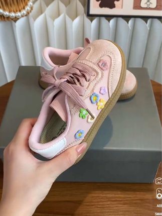 元气可爱花朵德训鞋,给家里小女宝穿起来~#脚宽脚胖都可以 #童鞋 #女童穿搭#德训鞋#你的鞋子真好看