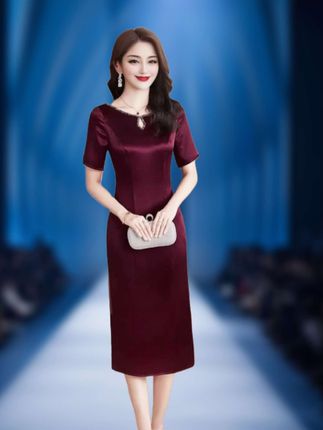 #婚庆礼服 #气质连衣裙 #妈妈婚宴礼服 #喜妈妈喜婆婆礼服定制 #紫色新款高端婚宴礼服 面料柔软舒适有型 透气不闷热不粘身不易起皱垂感好 做工精细设计简约大气有档次