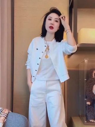 #一起拍琥珀流光特效#初秋一周不重样穿搭#轻松拿捏慵懒风穿搭#素颜穿搭如何摆脱土气感