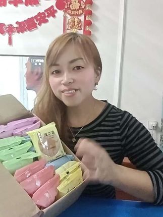 月饼吃过蛋糕吃过,但这个蛋月烧月饼没吃过的一定要尝尝,外皮湿湿软软的蛋糕里边是满满的馅料#蛋月烧月饼#月饼#蛋月烧你吃过吗 #酥上煌蛋月烧