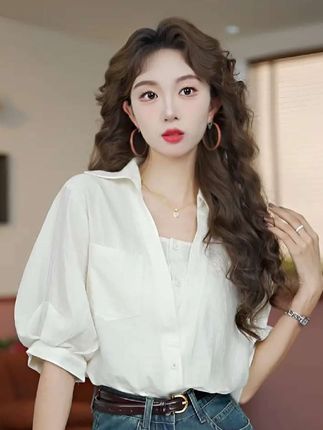 港风复古纯色拼接假两件短袖衬衫女2024夏季新款宽松别致衬衣上衣#港风复古纯色拼接假两件短袖衬衫#夏季新款。#宽松别致衬衣。#谁穿谁好看。#面料柔软舒服。
