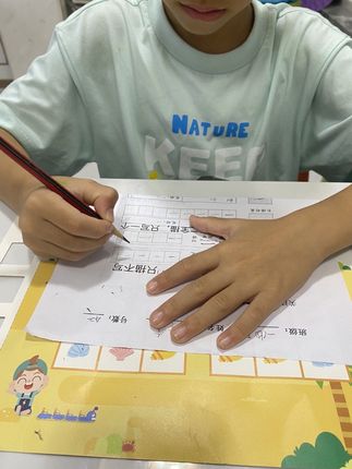 这条超火的裤子你一定得试试,不管你是梨形还是苹果型身材,都能轻松驾驭!它是高腰的设计,可以很好的藏住小肚子,而且还是显瘦的直筒版型,穿上就像小姑娘一样可爱。它的面料柔软舒适,还特别透气,简直就是仙女必备!快喊上你的姐妹们一起入手吧!#坦克300和坦克500对比 #传奇手游攻略
