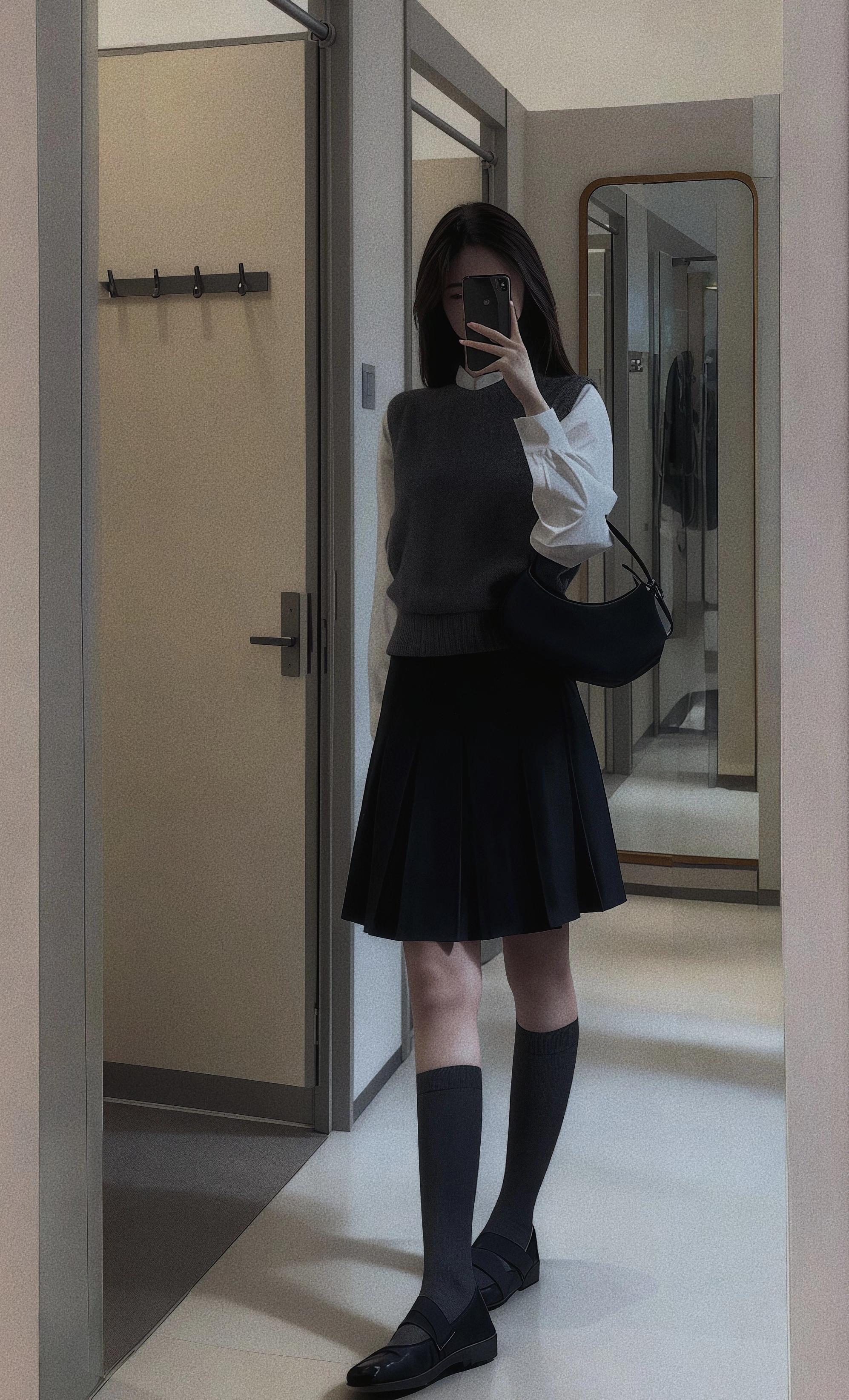 #内娱琥珀系中女的力量感 #琥珀系拉抽屉变装 #早秋冷冽又随性的气质穿搭 #谁能拒绝舒华cleanfit风 #内娱琥珀系中女的力量感