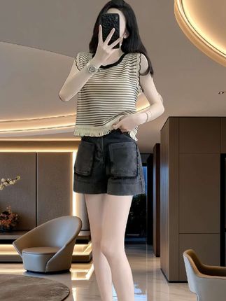#夏季穿搭 #休闲减龄穿搭 #时尚气质穿搭 #时尚减龄穿搭 #减龄显瘦穿搭 @DOU+小助手 @上热门🔥🔥🔥