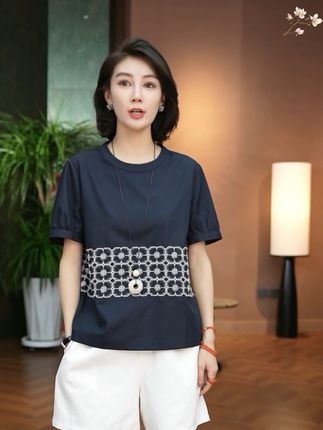 #小个子女生穿搭分享#暑假出游穿搭#普通人的穿搭心得#夏日度假穿什么#轻松get夏日淡人穿搭 DC STUDIO【青池】老钱风松弛感女装时尚潮流休闲显瘦T恤短袖