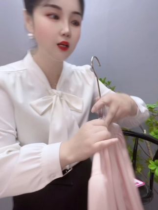 #衬衫#衬衫穿搭 #减龄气质 #气质显瘦穿搭 #优雅气质
