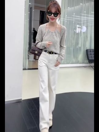 美丽不打烊,气质女人都喜欢的#白色牛仔裤 🌸于时光长河中,白色牛仔裤宛如一朵纯净的云,轻盈飘落在你的时尚旅程#早秋穿搭公式来了#如果上班都穿流光高智风#早秋不费力显贵穿搭#微胖女生怎么穿出早秋氛围感 通勤穿搭如何摆脱土气感