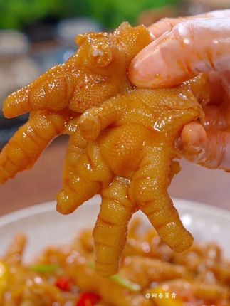 夏天到了,让身边爱你的人帮你实现一次#酸辣柠檬鸡爪 自由吧!这么吃简直不要太爽#好吃到停不下来 #无骨鸡爪#柠檬鸡爪
