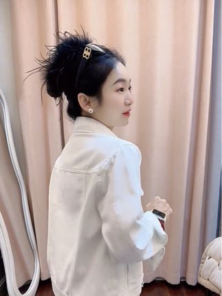 春季新款白色牛仔短款外套女2025年韩版宽松休闲百搭春秋夹克上衣#今日穿搭 #休闲女装 #外套穿搭 #牛仔外套 #每日推荐