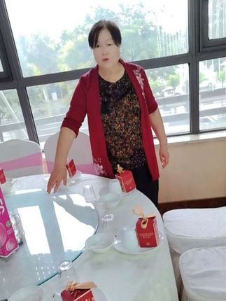 今天带来的是,婚礼桌,家用桌,转盘桌,漂亮好用,喜欢的,带一个回家了,小黄车可以看看吧