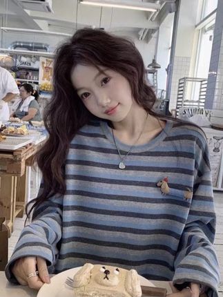 韩系设计感条纹长袖T恤女2025秋季新款宽松中长款撞色慵懒风上衣#韩系穿搭 #上衣穿搭 #时髦穿搭 #长袖T恤#慵懒风穿搭