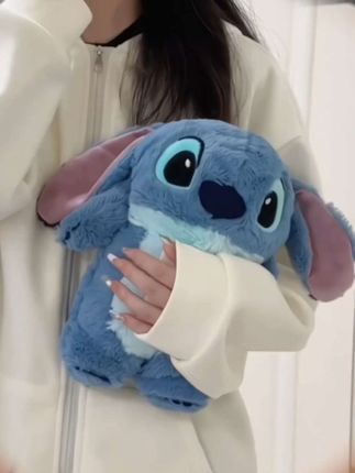 天冷了当然要用好朋友送的史迪仔暖水袋 啦~#史迪仔 #玩偶 #热水袋#阔爱炸了#暖水袋