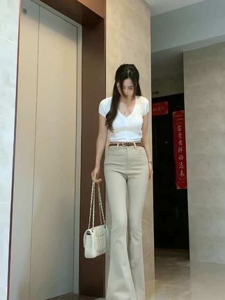 真的不谈吗 这个月又发月饼又发工资的#牛仔裤 #高级感穿搭 #老钱风牛仔裤 #卡其色裤子 #ootd穿搭