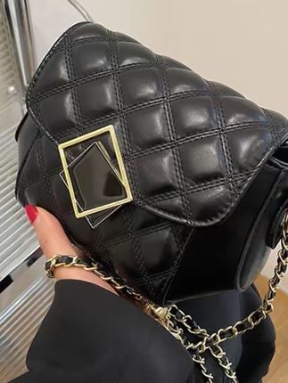 简约时尚斜挎包#包包推荐 #百搭包包 #新款包包 #配饰的重要性 #链条包斜挎