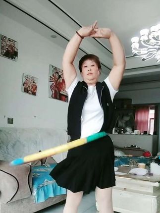 #呼啦圈打卡 #居家锻炼 #呼啦圈转起来 #暴汗燃脂瘦全身