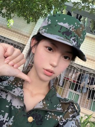 当兵不易。#当兵不易 #军训 #大一 #校园生活 #女大学生