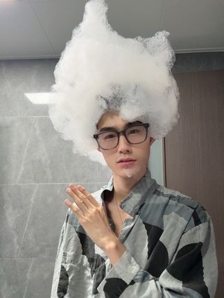 每次洗澡前要先哄自己半小时 #飘柔 #圣诞老人