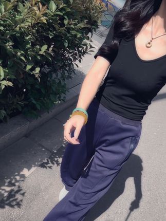我从不羡慕漂亮的女人,我只羡慕命好的女人:哭了有 人哄,累了有人疼,穷了有人转账,女人不怕吃苦,就怕又苦还没人疼#穿出高级感#休闲裤