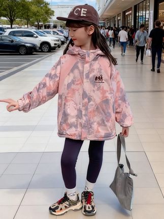 #女中大童连帽冲锋衣#女儿穿搭 #童装上新 #俏皮可爱 #生女儿就要这样穿