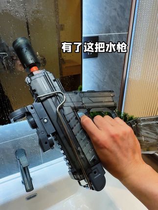 高速联动回膛水枪,男生的快乐密码 高速联动回膛设计,男生玩到痴迷,这谁扛得住啊!#男生快乐密码 #高速回膛水枪 #玩具分享 #抖音热门玩具 #2025玩水