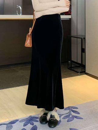 #包臀裙 #鱼尾裙 #丝绒半身裙 #时尚穿搭 #谁穿谁好看 丝绒半身裙