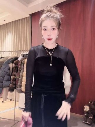 气质减龄木耳边拼丝绒长袖上衣#时髦穿搭 #时尚搭配 #女装穿搭 #气质范