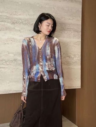 水溶羊毛全是欧货里面料最好的,整件衣服都是做晕染面料,竖条纹很显瘦,很漂亮!#每天穿搭分享 #高级感穿搭 #精致穿搭 #女人味穿搭 #气质穿搭