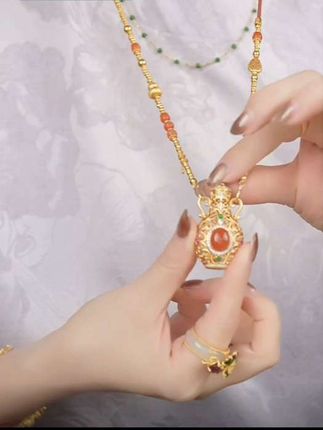 #南红吊坠#宝瓶#超好看 #时尚饰品 #女人喜欢的饰品