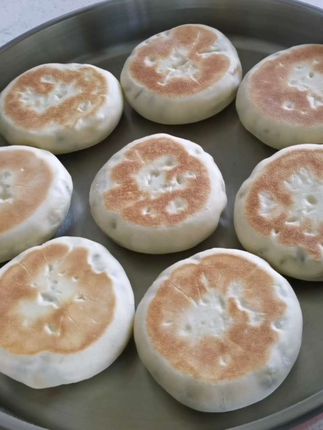 老人孩子都喜欢吃的蜜豆饼松软香甜 当甜点和主食都好吃#蜜豆饼 #美食分享
