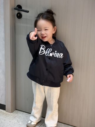 妈妈可能天生就是记录者~ 以照片之名记录时光与爱 在每个春夏秋冬 寒来暑往 因为你的到来 让我平淡的日子里也充满着幸福 #儿童棒球服 #儿童外套 #我的女孩#萌娃穿搭 #生女儿就要这样穿
