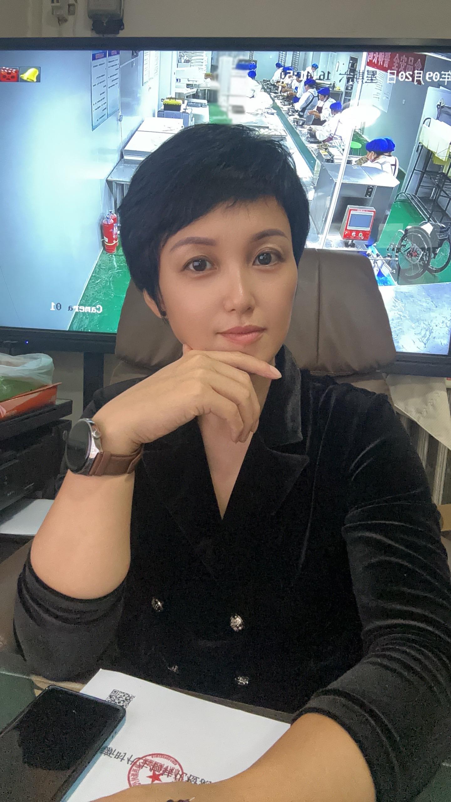 人之所以在努力,是为了有时在这个不讲理的世界里,能体面更有底气的活着,有更多的选择权和主动权…..