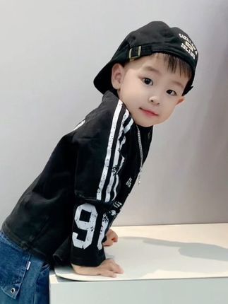把他干干净净养在身边 成为了我最大的成就 总是想给他更好的也逐渐理解那句 “爱是尽力而为 却仍觉亏欠” 可还是贪心的希望他一生顺遂 #宝妈情感共鸣 #萌娃穿搭 #男童穿搭 #高品质童装 #骗你生儿子