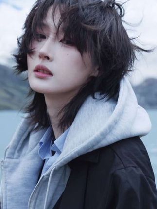 平平无奇的.. #锡伯族 #萨普神山 #小卷毛