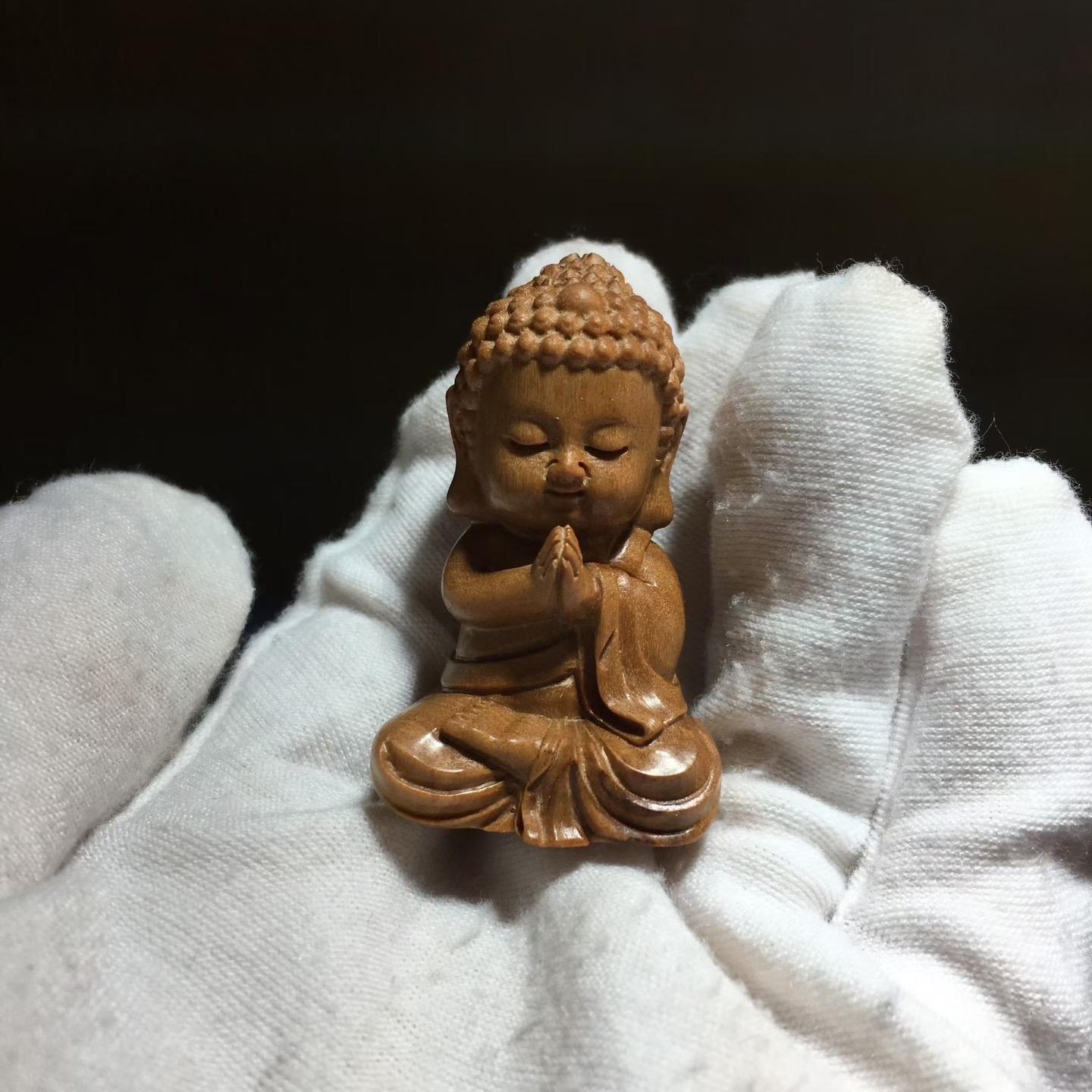 佛百年老料黑肉保真印度迈索尔老山檀香。心中有佛,每日皆修行。心存欢喜,快乐无边界。保真印度迈索尔老山檀香百年老料顺纹黑肉佛##今日分享 #文玩人 #文玩爱好者 #好物推荐🔥
