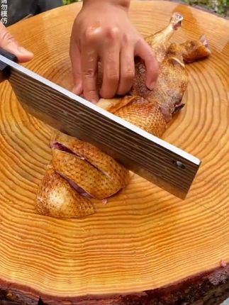 手工锻打锤纹斩切刀砍切两用家用中式菜刀锋利刀具专用刀多功能#手工锻打菜刀 #菜刀 #家用厨房菜刀