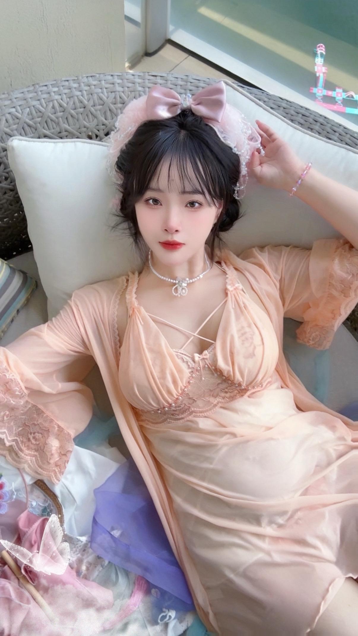 橘色的风,和一点点心动。#温柔穿搭 #出游穿搭 #甜美风