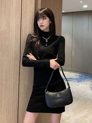 出去浪一圈儿#气质显瘦穿搭 #女人味穿搭 #又美又飒 #连衣裙 #高级感穿搭