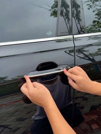 帕萨特高配门把手亮条来啦,金属质感摸上去很舒服 原车不带的车友赶快安排吧#帕萨特门把手亮条