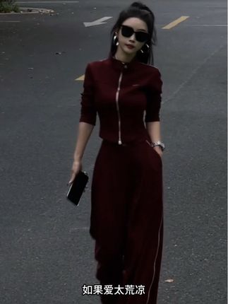 樱花树下站谁都美、我的爱给谁都热烈、不是你好是我好#高级感穿搭 #拽姐必备 #套装